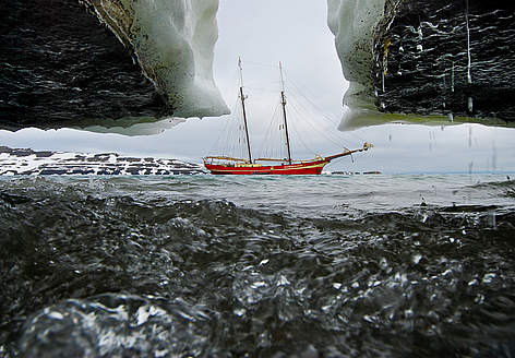 The WWF-Russia's Arctic exhibition for major donors. Svalbard, June 2009. Nordlicht vessel
© Mikhail Cherkasov / WWF-Russia Svalbard Klimaforandringer Arktis Is rel=