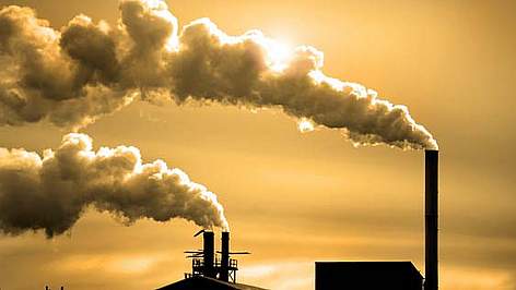 Smoking smokestacks
© theenergycollective.com rel=